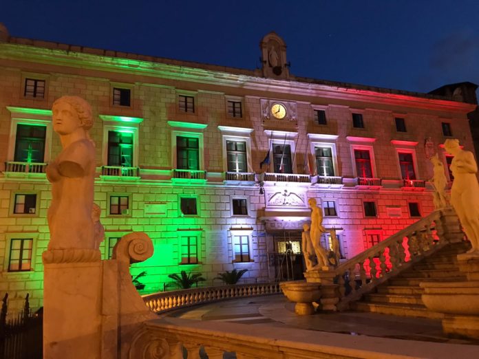 palazzo delle aquile - palermo -tricolore