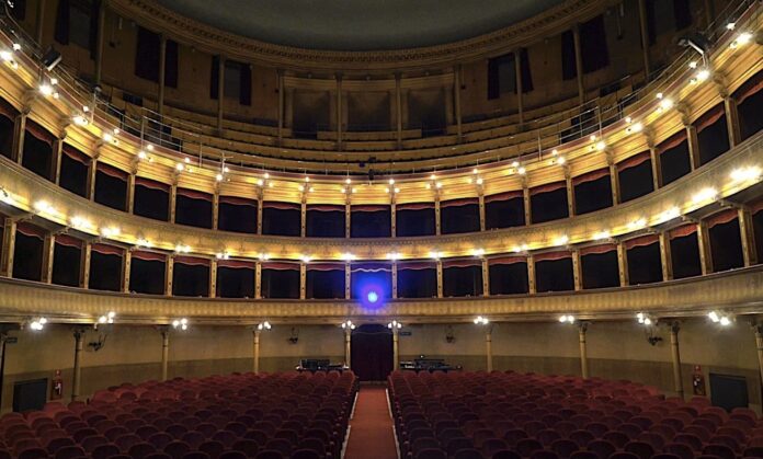 sala vuota_Teatro Biondo