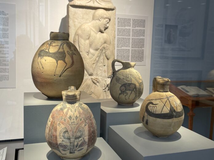 Mostra vasi ciprioti del Met al museo Salinas