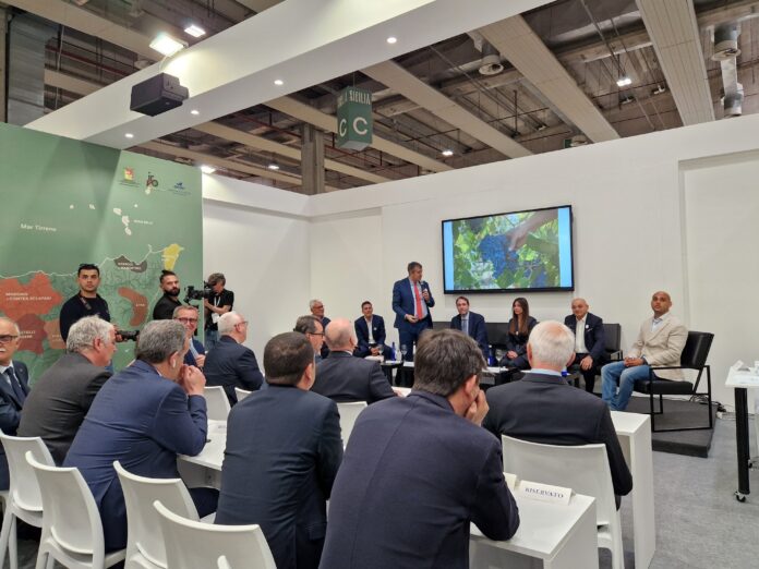 Regione Sicilia -Vinitaly 2024 - Vitrarolo