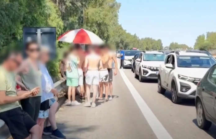 ombrelloni in autostrada
