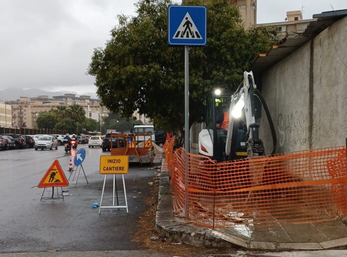 inizio lavori via Carmelo Lazzaro